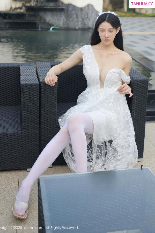   [XiuRen]高清写真图 2025.08.18 No.10661 梨霜儿 白色婚纱第23张图片